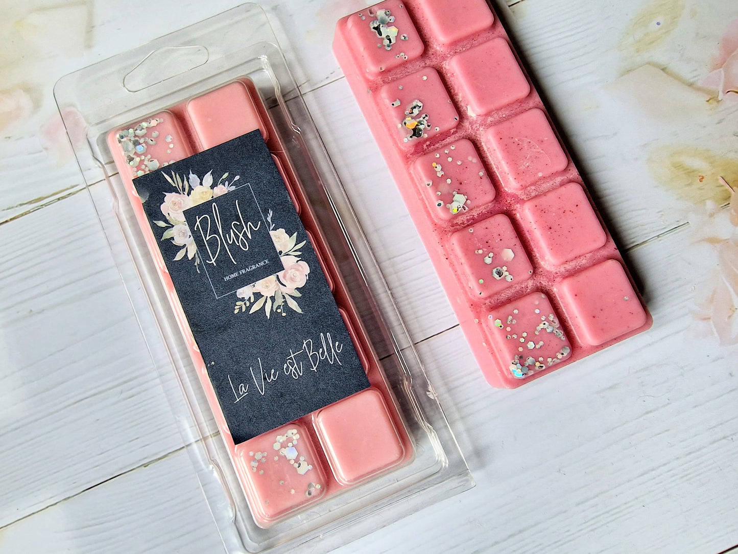 La Vie est Belle Snapbar